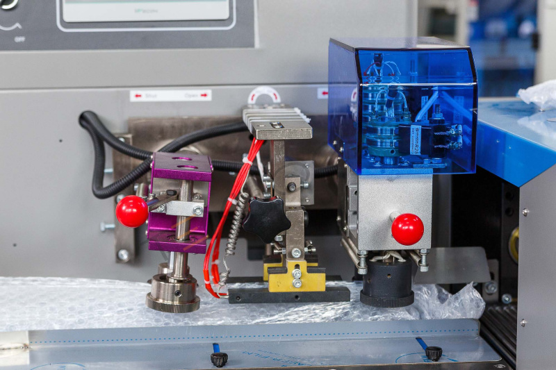 Автоматическая горизонтальная упаковочная машина DXDZ-350XD под ВПП (3 servo, лент.150 мм, рег.форм., min bag L 120, H 50, трансп.попереч.запайки) Техно-Сиб - Купить с доставкой по всей России 3