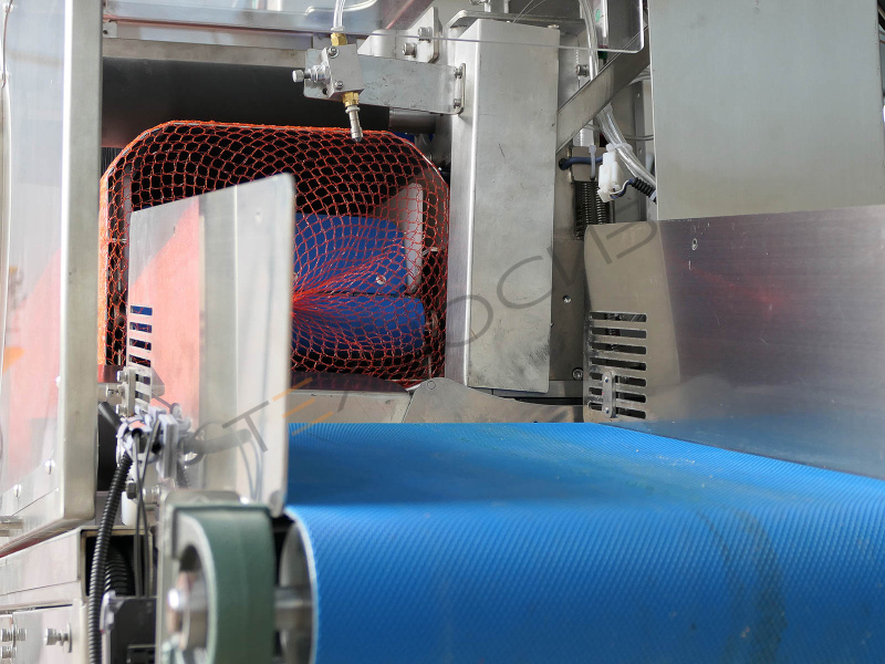 Горизонтальная клипсующая машина для упаковки овощей и фруктов в сетку WW-60 Техно-Сиб - Купить с доставкой по всей России 3