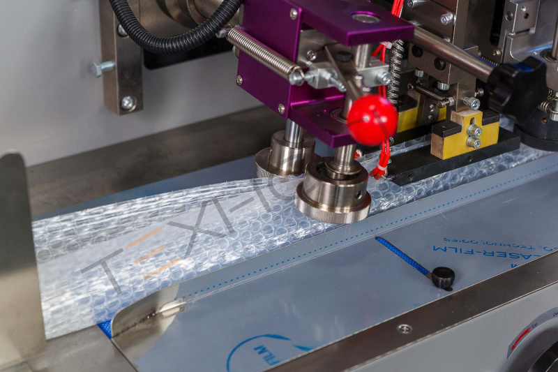 Автоматическая горизонтальная упаковочная машина DXDZ-350XD под ВПП (3 servo, лент.150 мм, рег.форм., min bag L 120, H 50, трансп.попереч.запайки) Техно-Сиб - Купить с доставкой по всей России 4