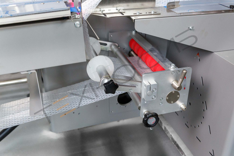 Автоматическая горизонтальная упаковочная машина DXDZ-350XD под ВПП (3 servo, лент.150 мм, рег.форм., min bag L 120, H 50, трансп.попереч.запайки) Техно-Сиб - Купить с доставкой по всей России 6