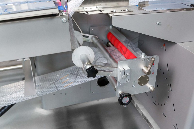 Автоматическая горизонтальная упаковочная машина DXDZ-350XD под ВПП (3 servo, лент.150 мм, рег.форм., min bag L 120, H 50, трансп.попереч.запайки) Техно-Сиб - Купить с доставкой по всей России 6