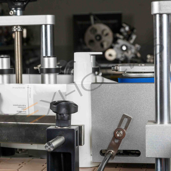 Автоматический этикетировщик для круглой тары с датером HLMT-130D Техно-Сиб - Купить с доставкой по всей России 5