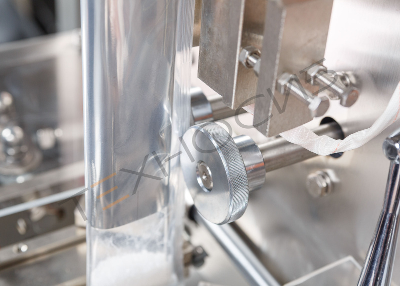 Автоматическая фасовочно-упаковочная машина DXDK-320RH-E (нерж., сашет 75*90 мм, 25-35 мл, W пленки 150 мм, датер в губках, насечка, зубч. нож.) Техно-Сиб - Купить с доставкой по всей России 15