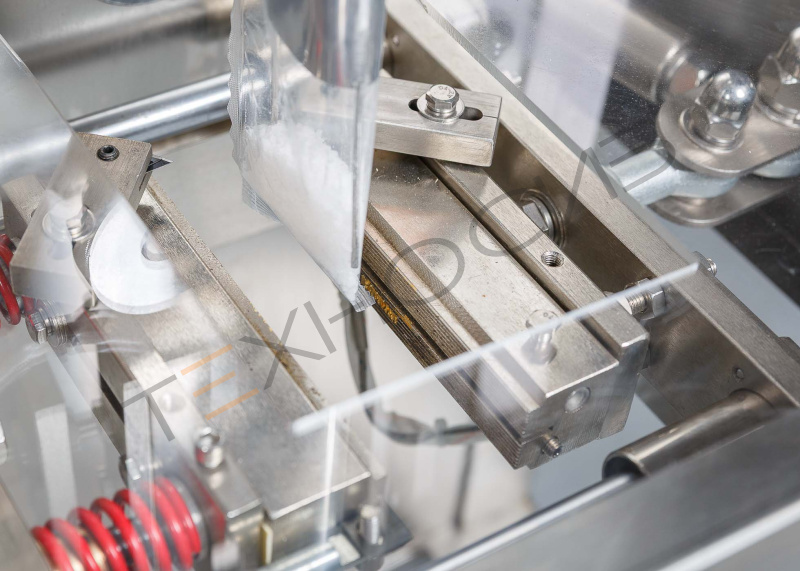 Автоматическая фасовочно-упаковочная машина DXDK-320RH-E (нерж., сашет 75*90 мм, 25-35 мл, W пленки 150 мм, датер в губках, насечка, зубч. нож.) Техно-Сиб - Купить с доставкой по всей России 17