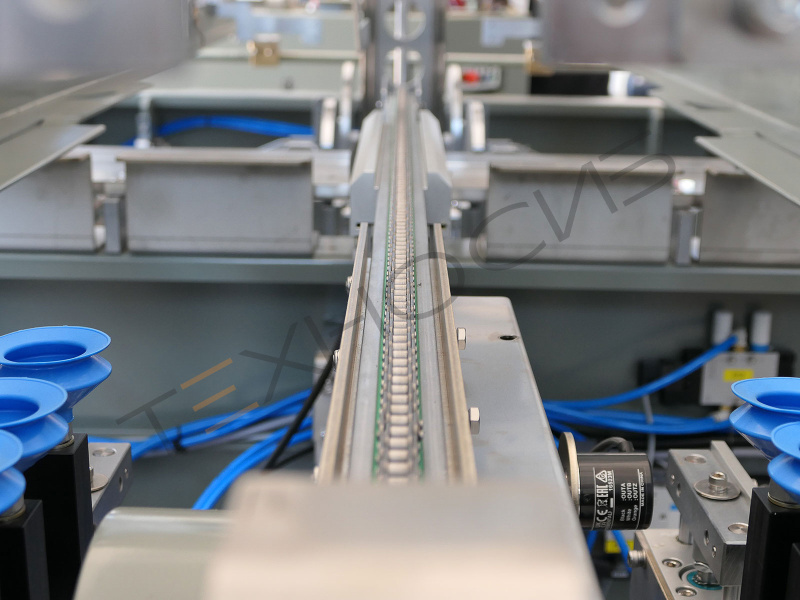 Автоматическая машина для формирования и проклейки коробов D-1500 Техно-Сиб - Купить с доставкой по всей России 2