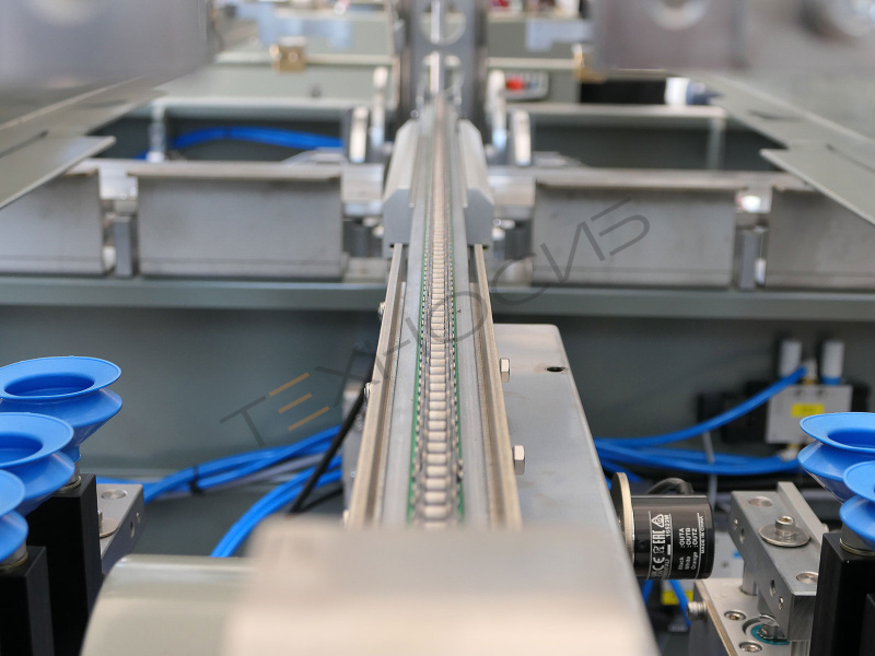 Автоматическая машина для формирования и проклейки коробов D-1500 Техно-Сиб - Купить с доставкой по всей России 2