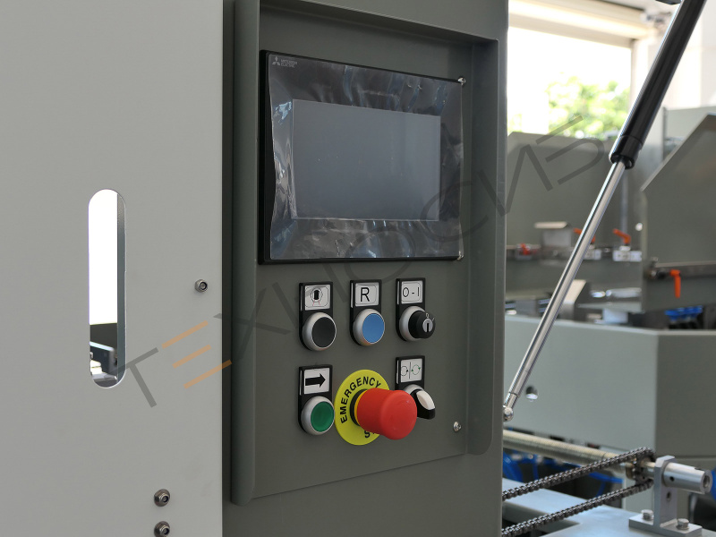 Автоматическая машина для формирования и проклейки коробов D-1500 Техно-Сиб - Купить с доставкой по всей России 3