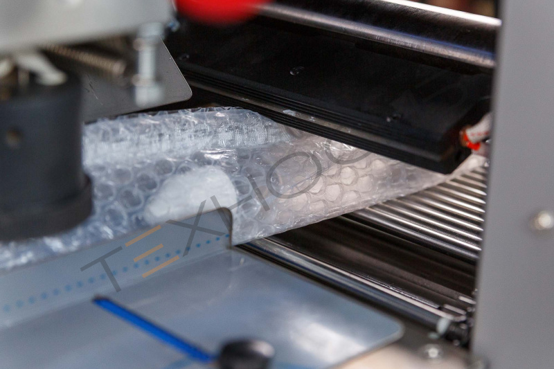 Автоматическая горизонтальная упаковочная машина DXDZ-350XD под ВПП (3 servo, лент.150 мм, рег.форм., min bag L 120, H 50, трансп.попереч.запайки) Техно-Сиб - Купить с доставкой по всей России 19