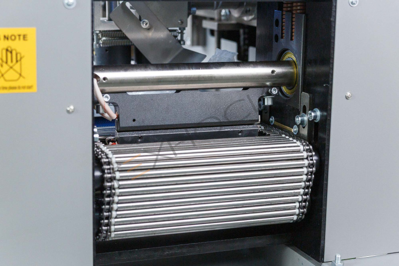 Автоматическая горизонтальная упаковочная машина DXDZ-350XD под ВПП (3 servo, лент.150 мм, рег.форм., min bag L 120, H 50, трансп.попереч.запайки) Техно-Сиб - Купить с доставкой по всей России 8