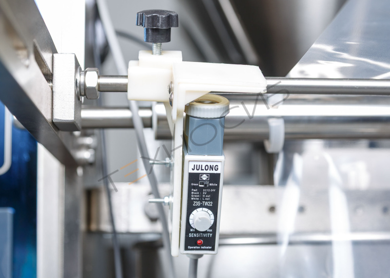 Автоматическая фасовочно-упаковочная машина DXDK-320RH-E (нерж., сашет 75*90 мм, 25-35 мл, W пленки 150 мм, датер в губках, насечка, зубч. нож.) Техно-Сиб - Купить с доставкой по всей России 23