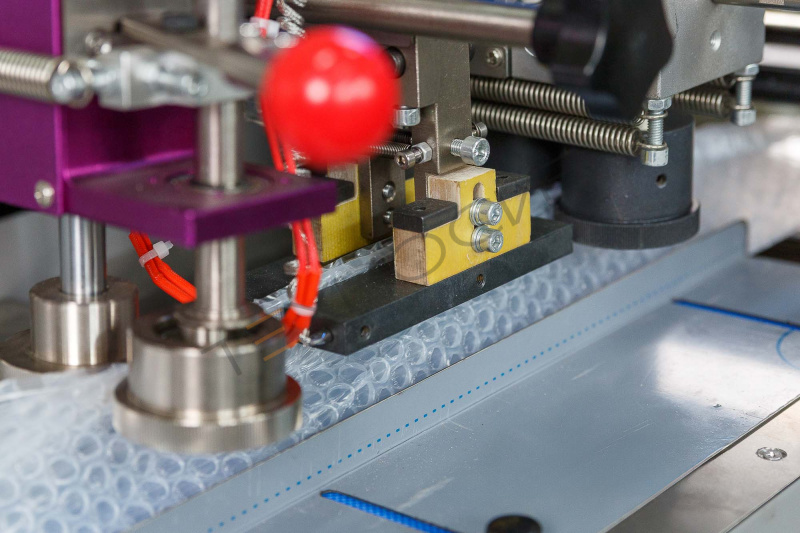 Автоматическая горизонтальная упаковочная машина DXDZ-350XD под ВПП (3 servo, лент.150 мм, рег.форм., min bag L 120, H 50, трансп.попереч.запайки) Техно-Сиб - Купить с доставкой по всей России 16