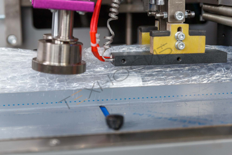 Автоматическая горизонтальная упаковочная машина DXDZ-350XD под ВПП (3 servo, лент.150 мм, рег.форм., min bag L 120, H 50, трансп.попереч.запайки) Техно-Сиб - Купить с доставкой по всей России 18