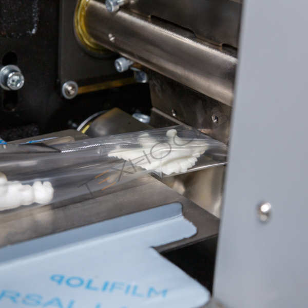 Горизонтальная упаковочная машина DXDZ-450XD (3 servo, лент. 200 мм, рег.форм., min bag L 130, H 100, трансп.попереч.запайки)  Техно-Сиб - Купить с доставкой по всей России 2