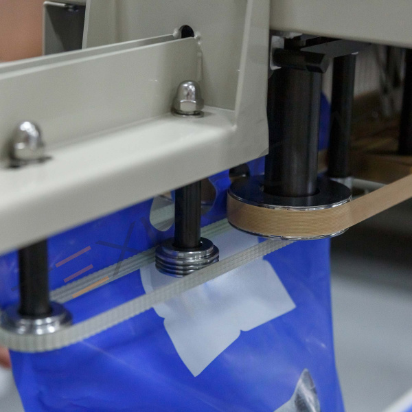 Роликовый конвейерный запайщик FRM-1370LD  (с датером. опция от края 110мм) Техно-Сиб - Купить с доставкой по всей России 11