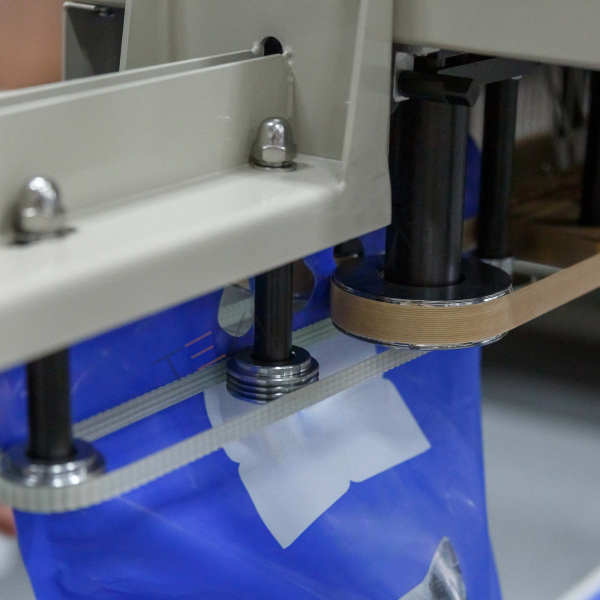 Роликовый конвейерный запайщик FRM-1370LD  (с датером. опция от края 110мм) Техно-Сиб - Купить с доставкой по всей России 11